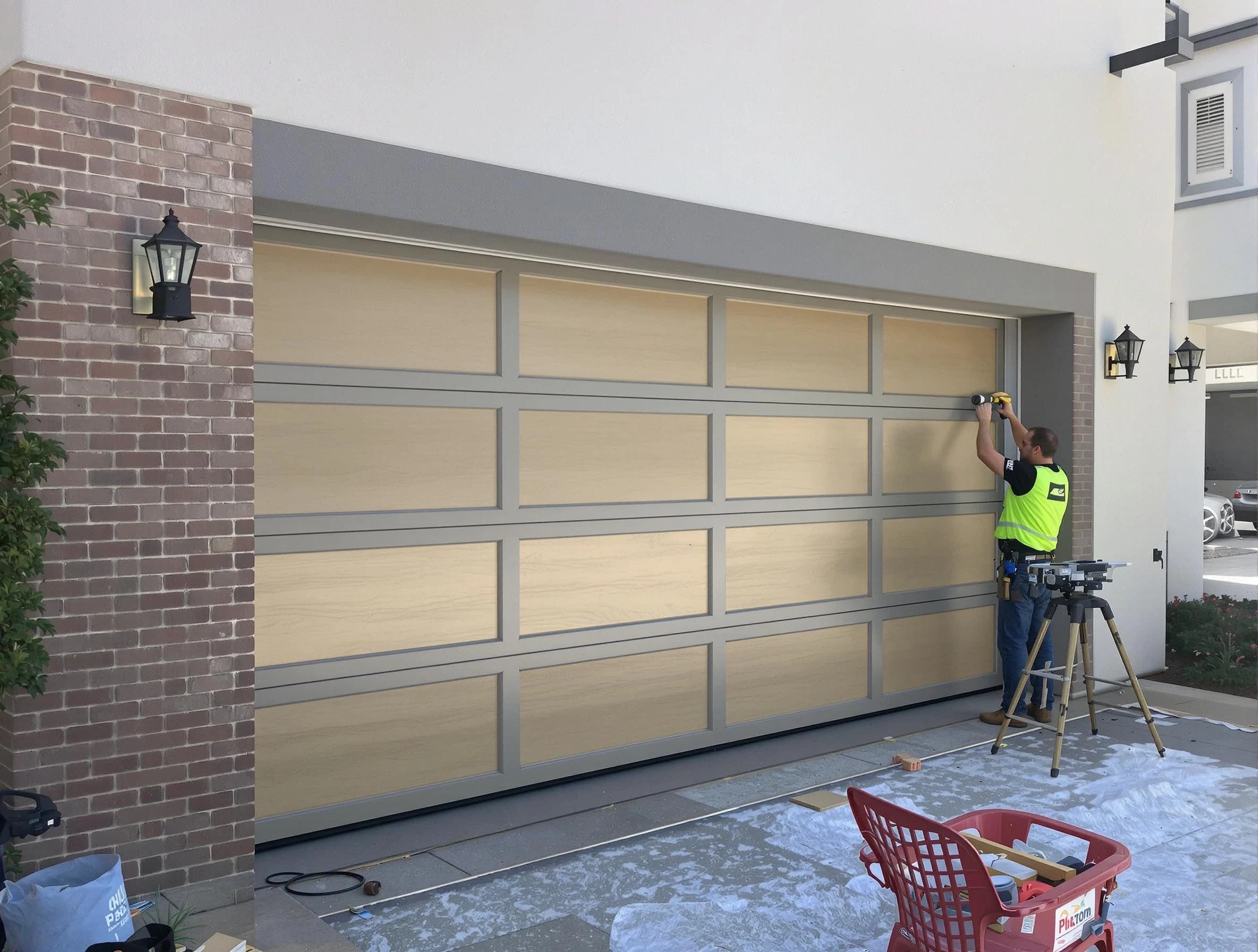 Garage door replacement service by Homeacre-Lyndora Garage Door Repair in Homeacre-Lyndora